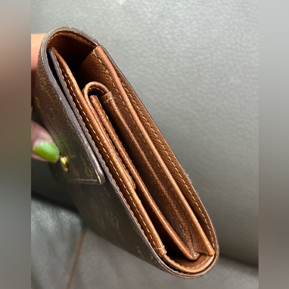 International medium wallet - Picture 5 of 15